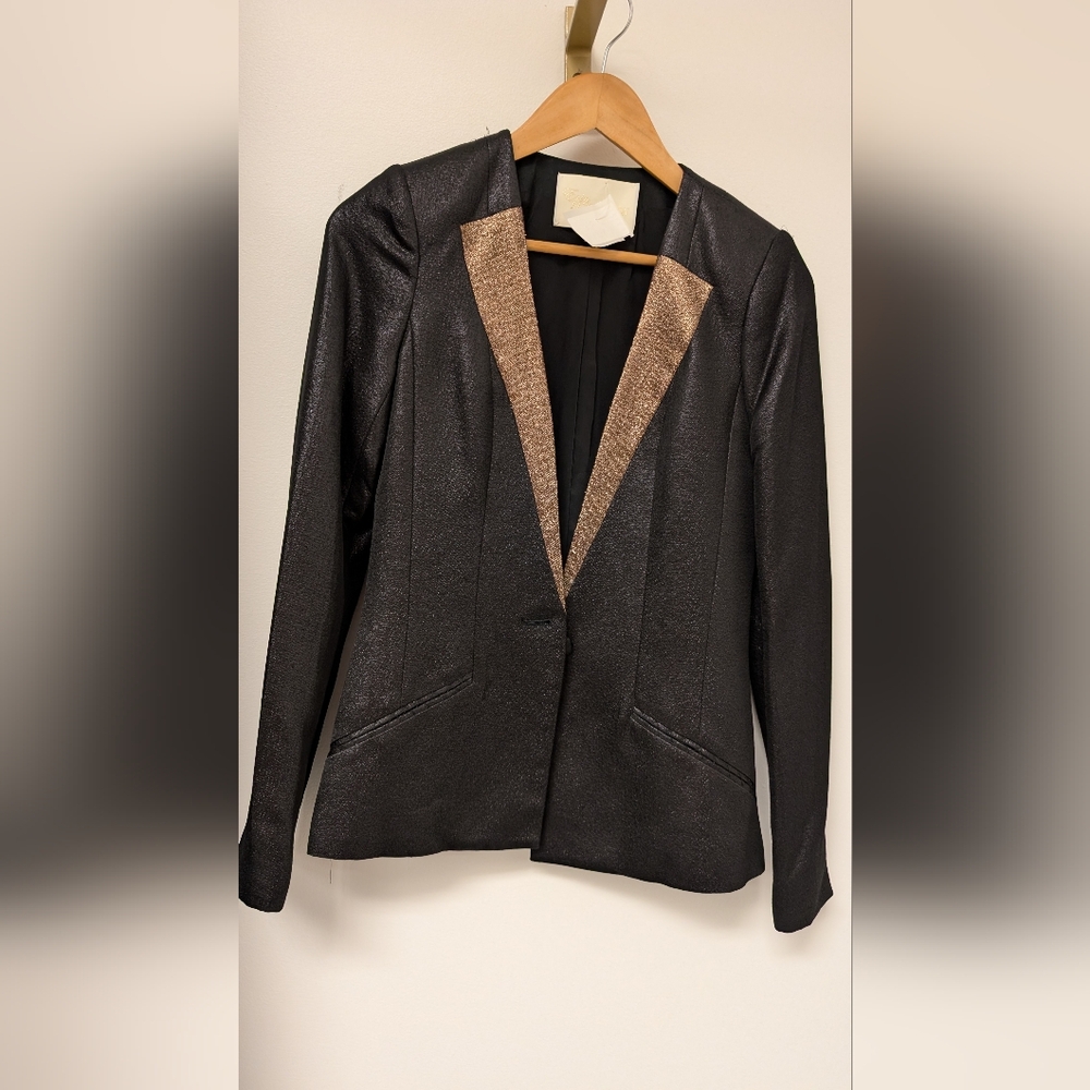Chic Black and Gold Women's Blazer